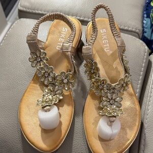 Siketu Gold Floral Women's Sandals